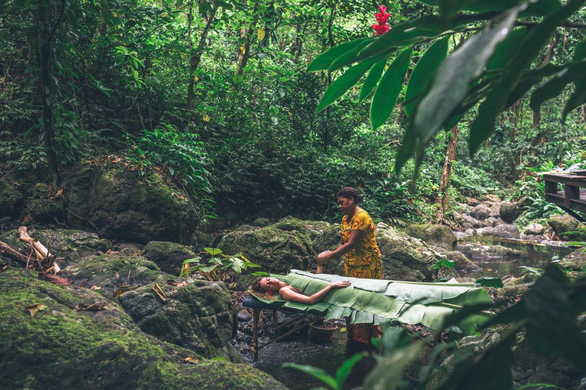 Koro Sun Resort & Rainforest Spa Savusavu Esterno foto